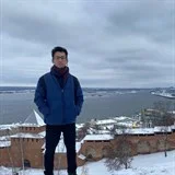 Али